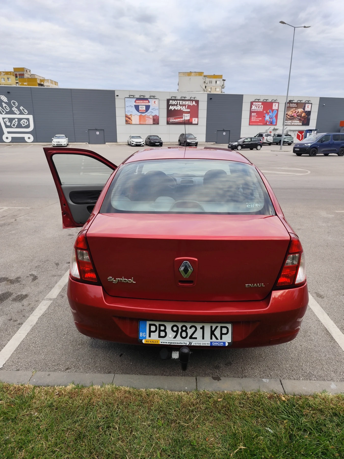 Renault Symbol, снимка 6 - Автомобили и джипове - 56087743