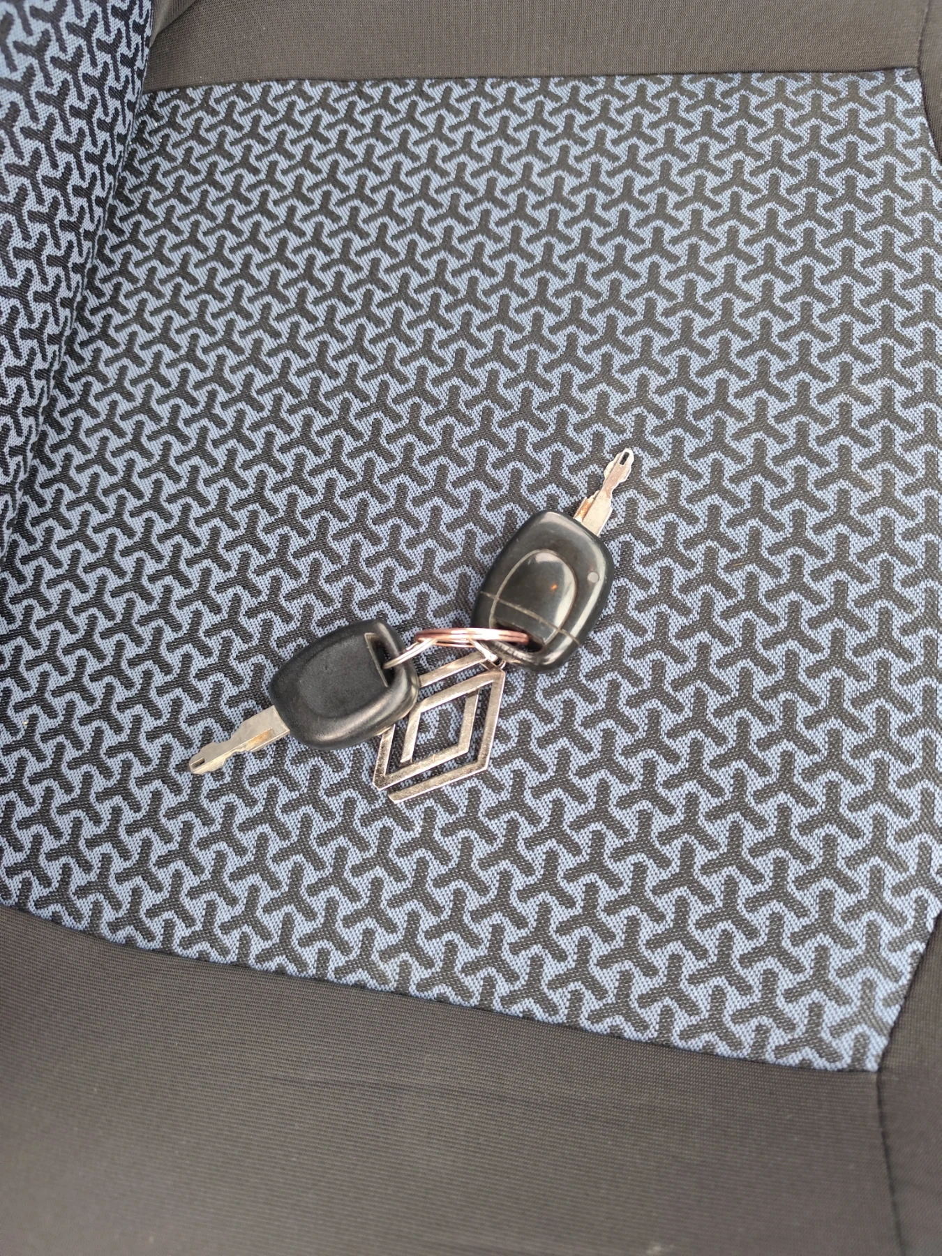 Renault Symbol, снимка 15 - Автомобили и джипове - 56087743