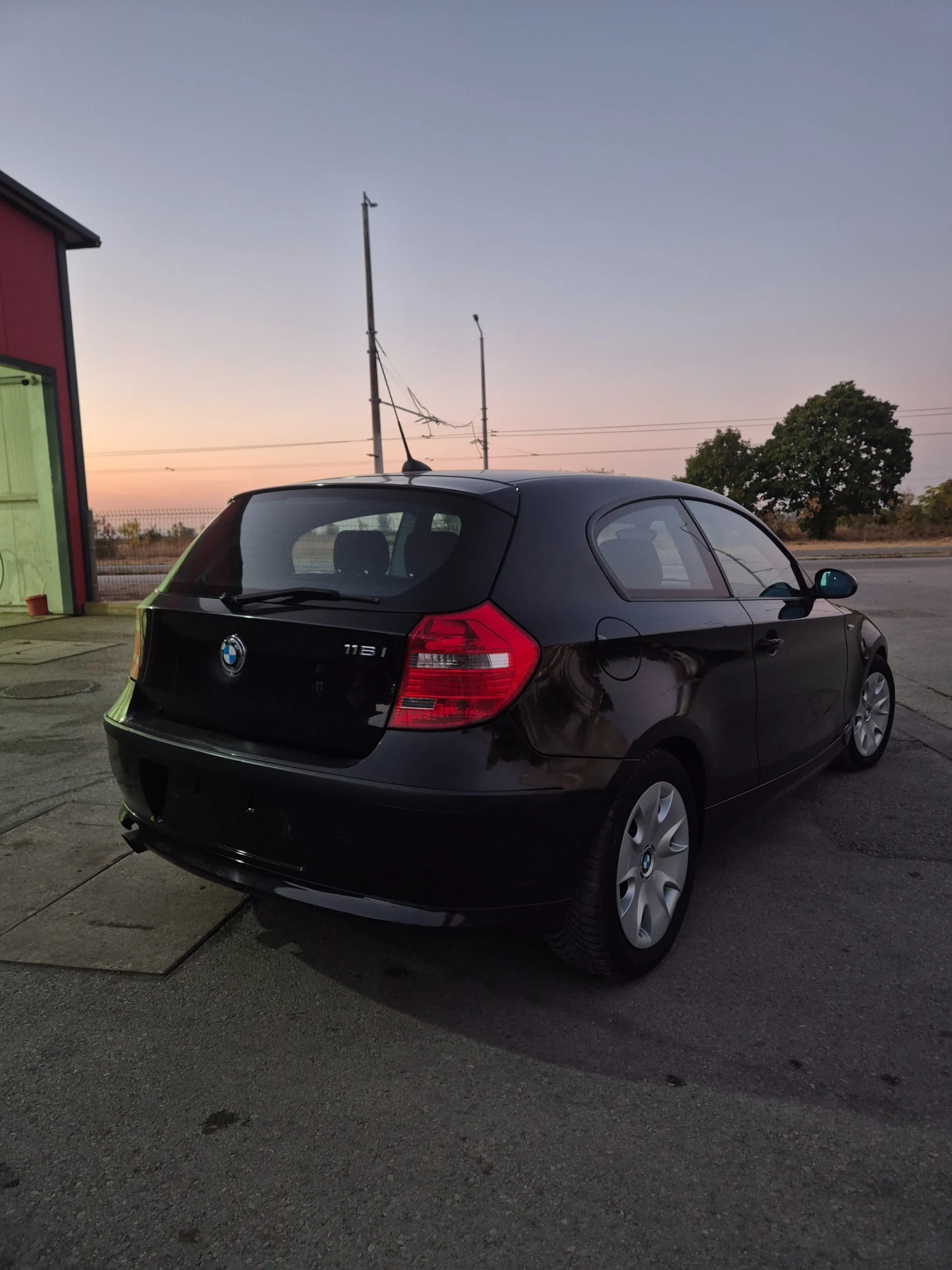 BMW 116  Бензин/6скорости/Facelift, снимка 3 - Автомобили и джипове - 56317384