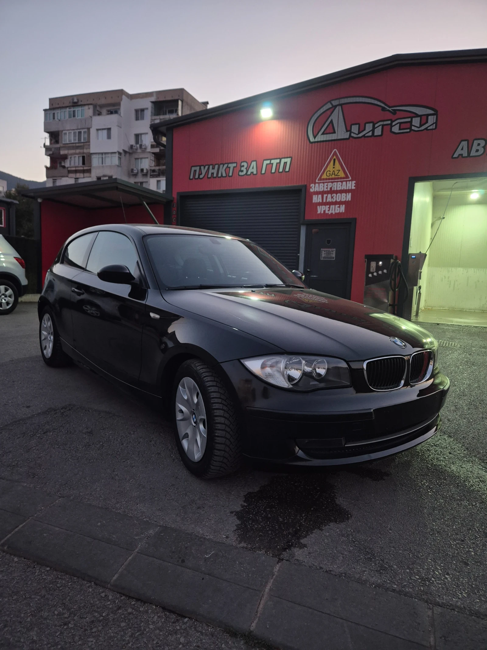 BMW 116  Бензин/6скорости/Facelift, снимка 2 - Автомобили и джипове - 56317384