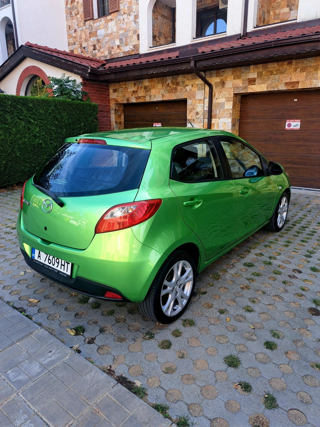 Mazda 2 1.4, снимка 7 - Автомобили и джипове - 56440377