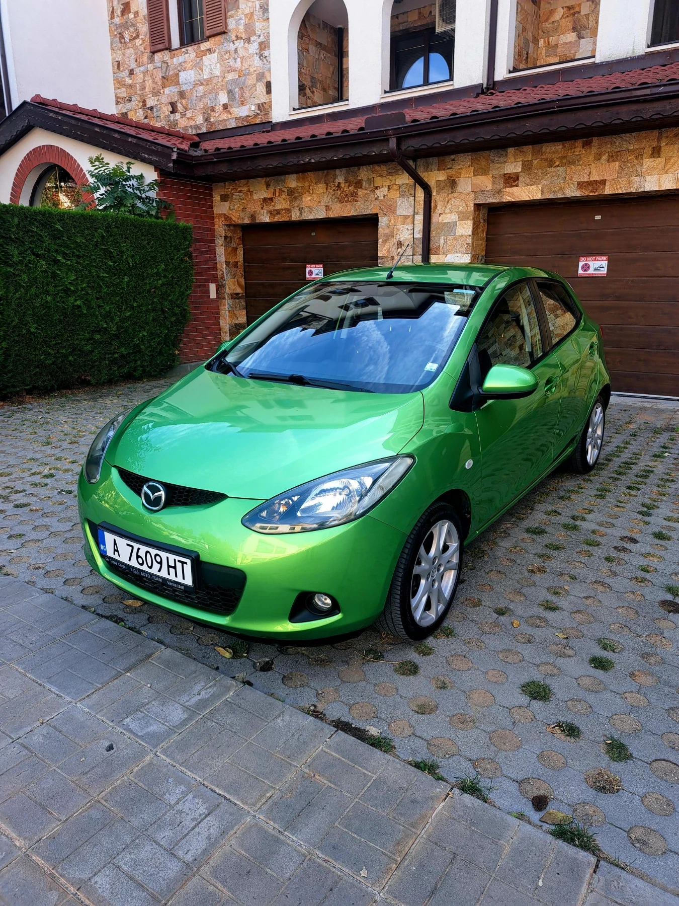 Mazda 2 1.4, снимка 3 - Автомобили и джипове - 56440377