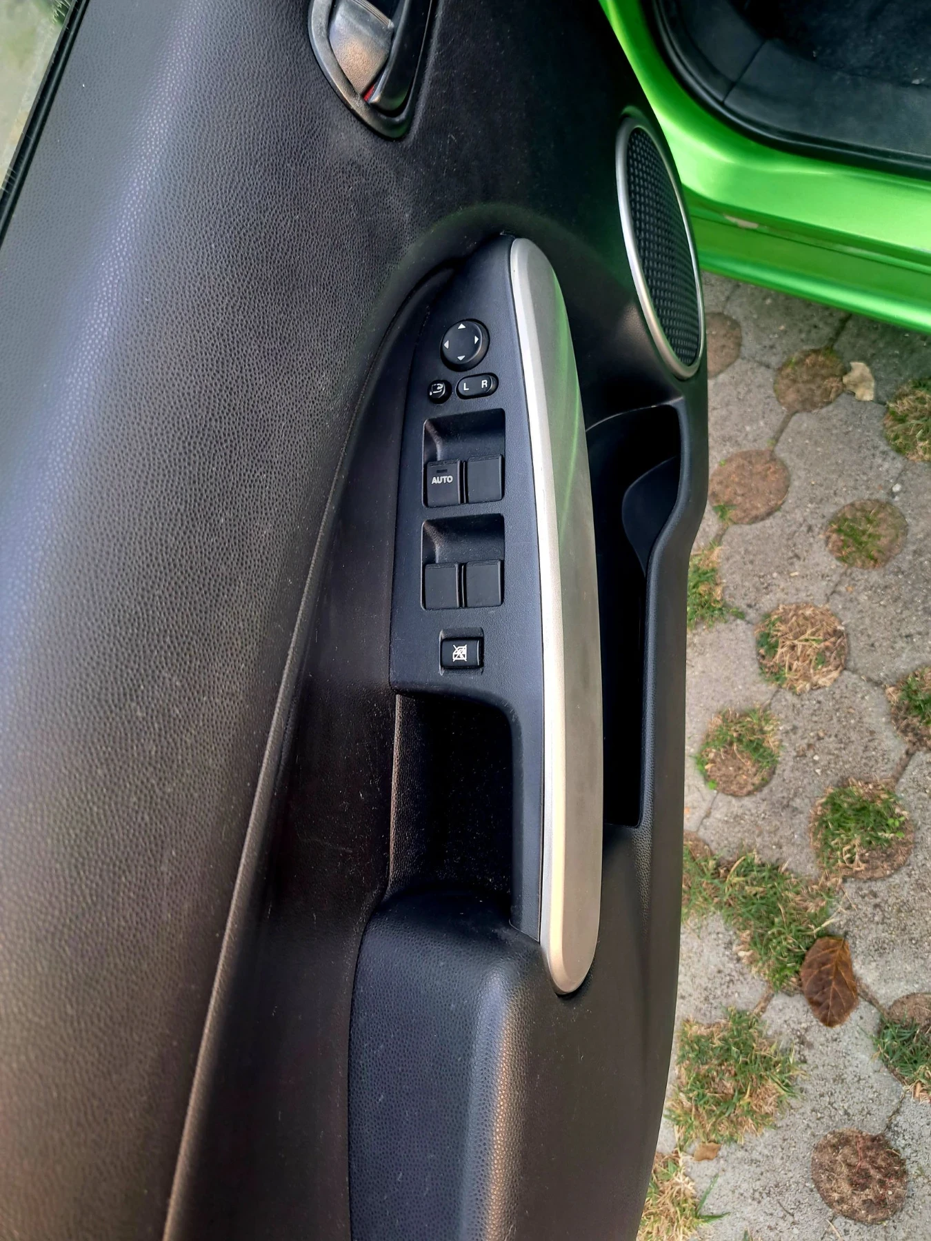 Mazda 2 1.4, снимка 10 - Автомобили и джипове - 56440377