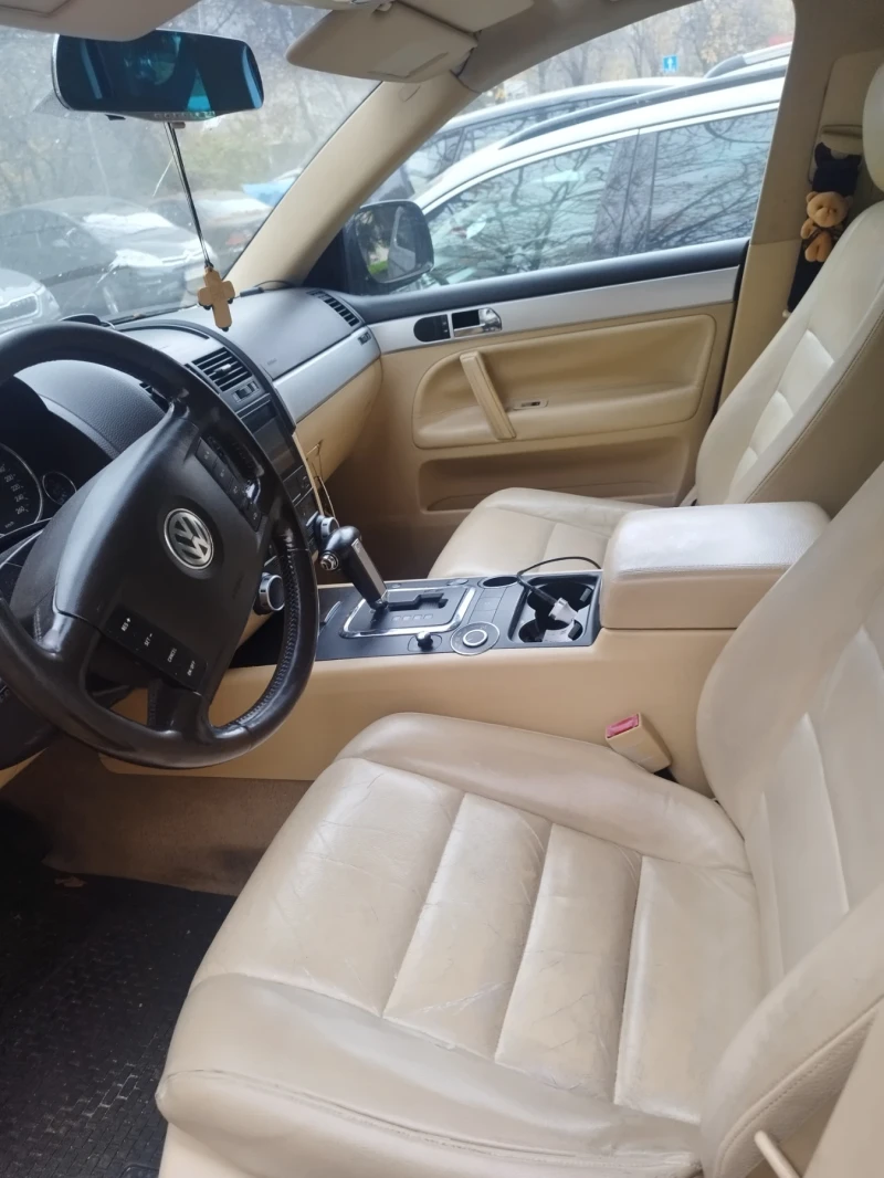 VW Touareg, снимка 13 - Автомобили и джипове - 49379311