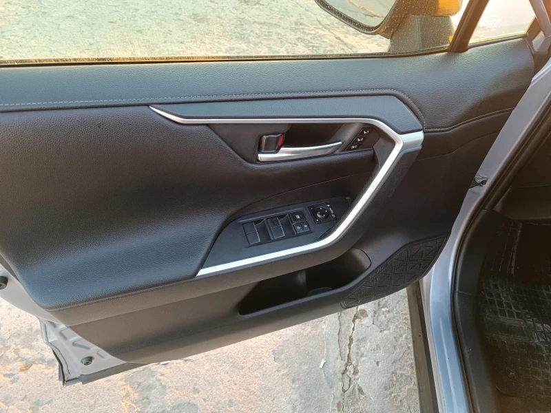 Toyota Rav4, снимка 13 - Автомобили и джипове - 52417766