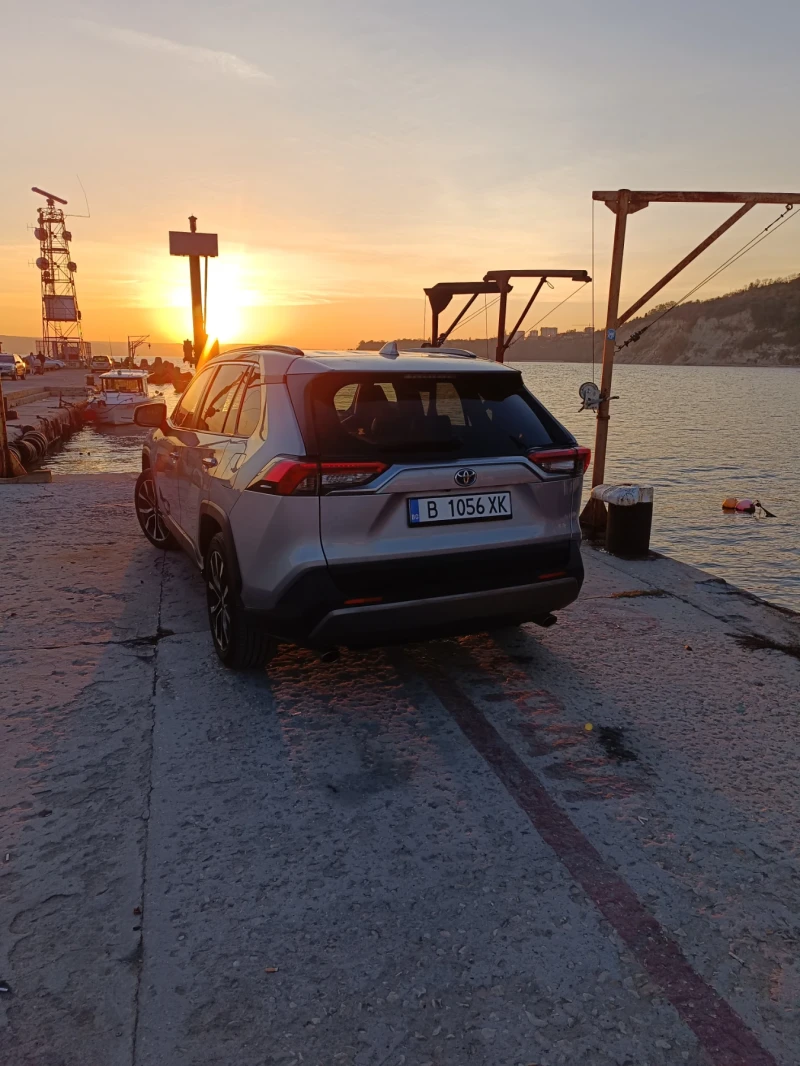 Toyota Rav4, снимка 11 - Автомобили и джипове - 52417766