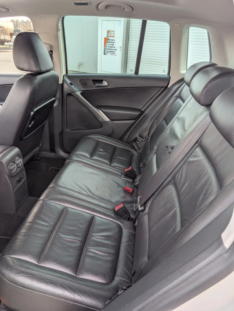 VW Tiguan R-LINE, снимка 10 - Автомобили и джипове - 52884841