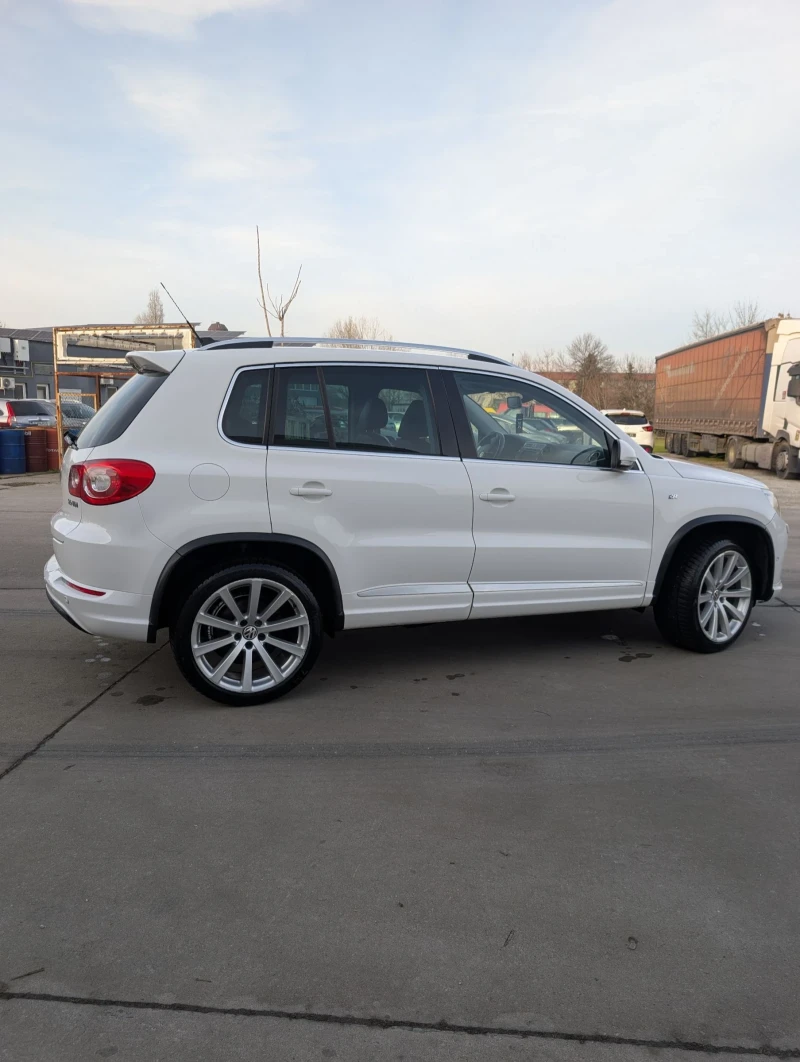 VW Tiguan R-LINE, снимка 4 - Автомобили и джипове - 52884841