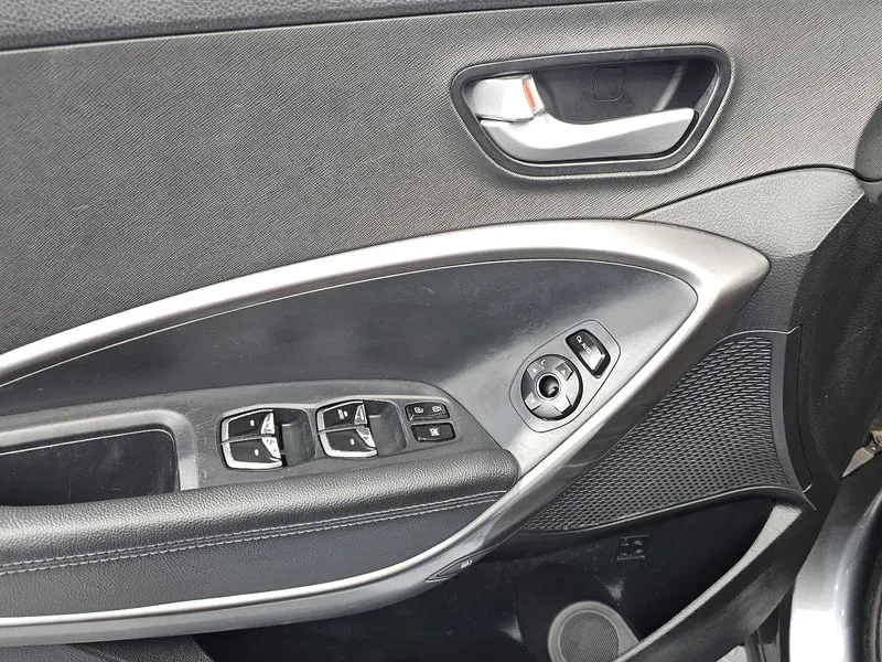 Hyundai Santa fe DIESEL 2.0 4WD PREMIUM, снимка 17 - Автомобили и джипове - 55307656