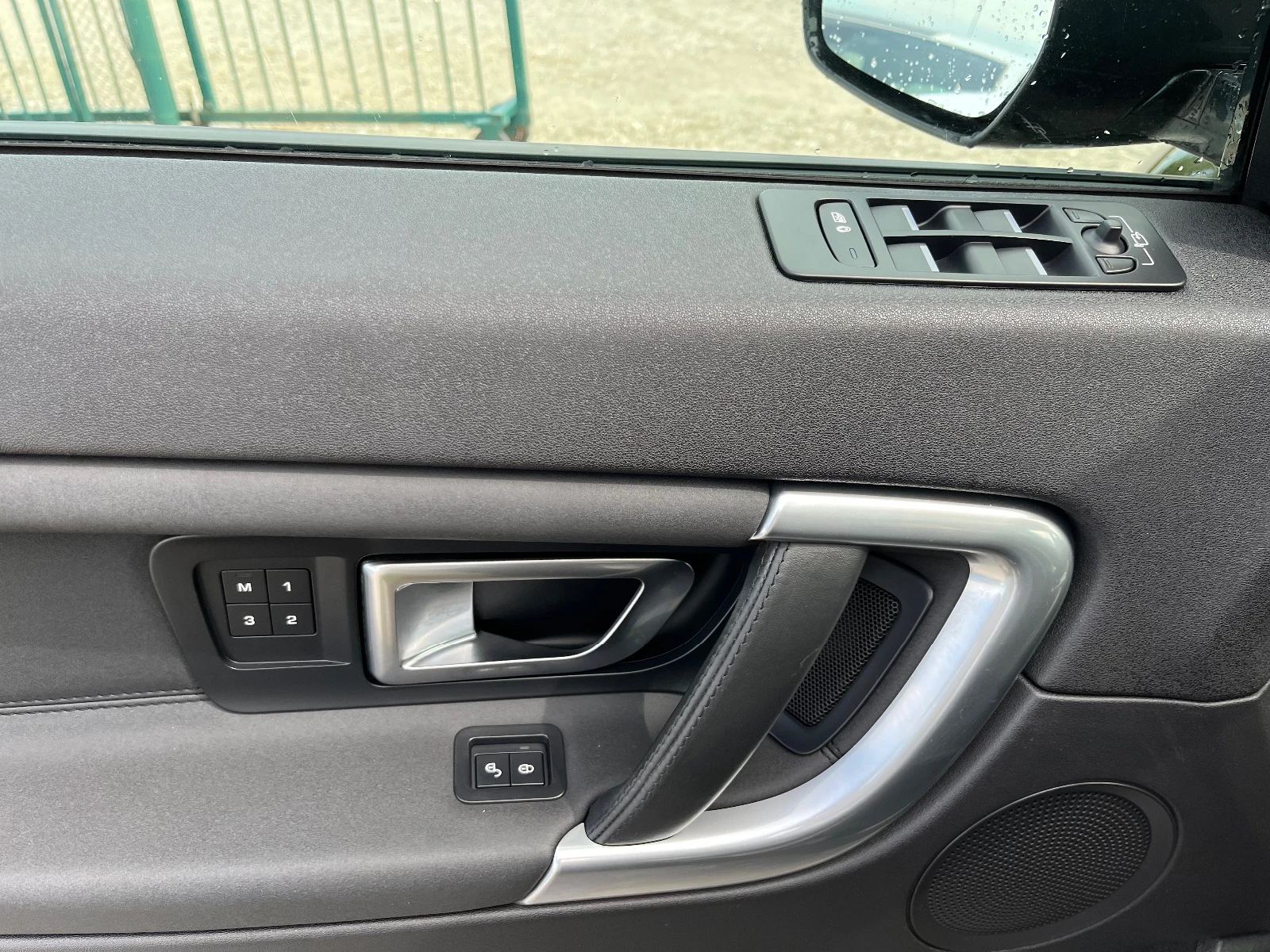 Land Rover Discovery 69000, , , , 6 | Mobile.bg   16