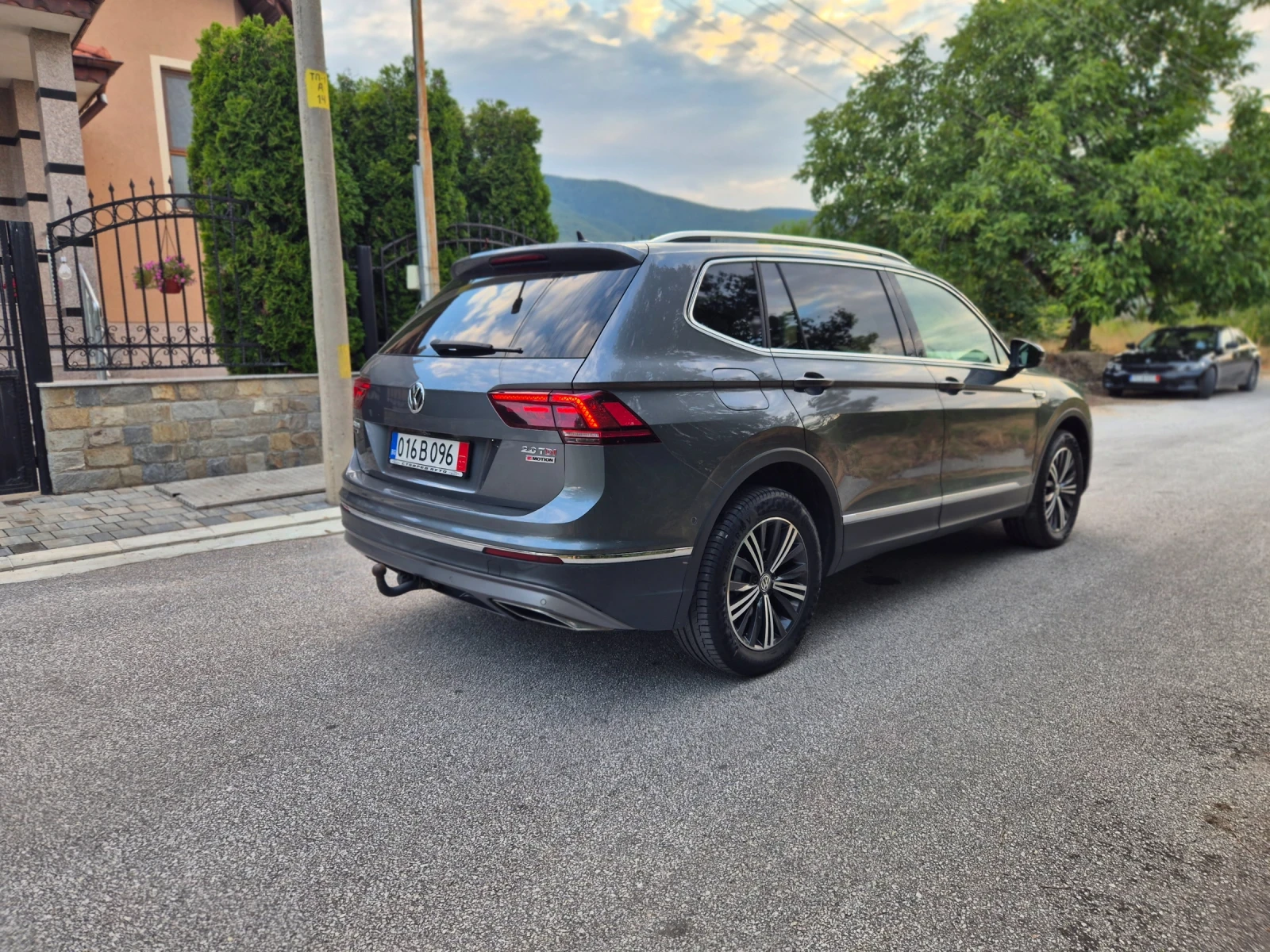 VW Tiguan 2.0D-190кс/4motion/19г/7места  - изображение 4