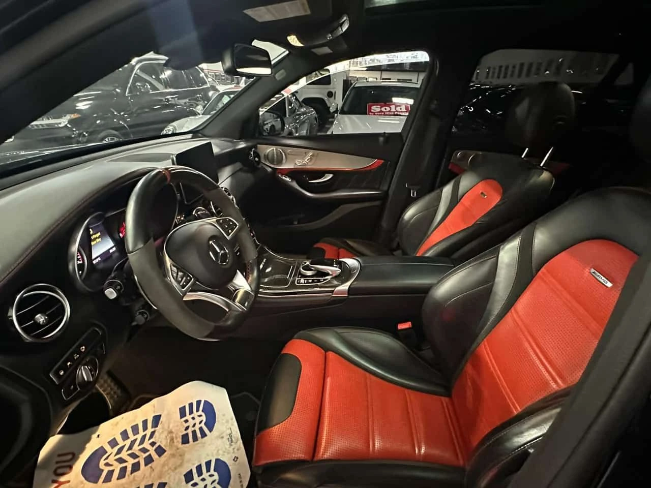 Mercedes-Benz GLC 63 AMG S * CARFAX * ПАНО * 360 * KEYLESS, снимка 5 - Автомобили и джипове - 53965428