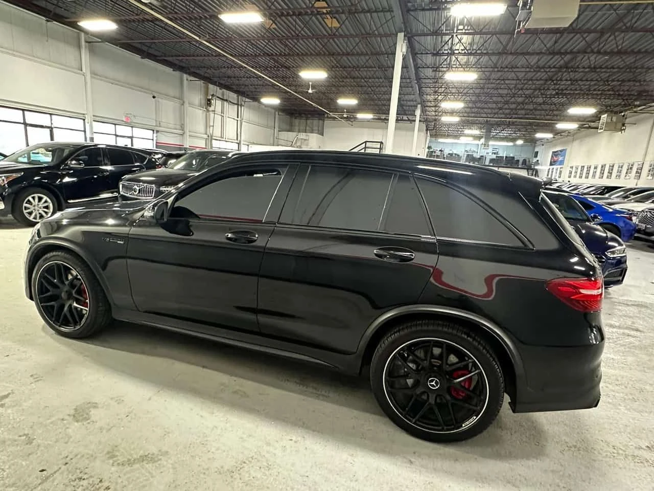 Mercedes-Benz GLC 63 AMG S * CARFAX * ПАНО * 360 * KEYLESS, снимка 2 - Автомобили и джипове - 53965428