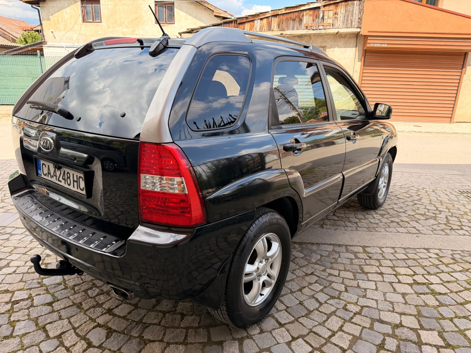 Kia Sportage 2.0 CRDI 4x4 АВТОМАТИК, снимка 4 - Автомобили и джипове - 54623469