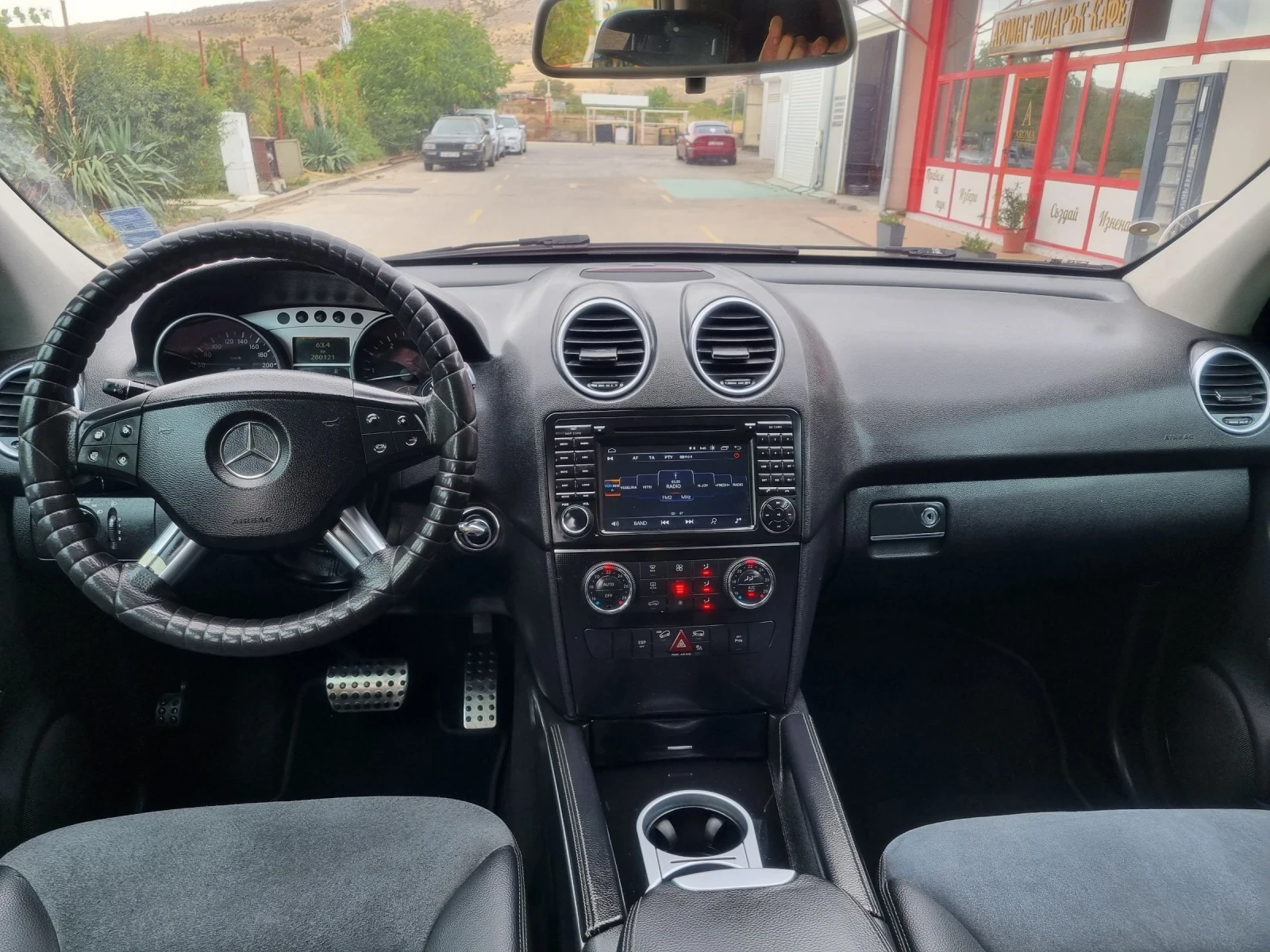 Mercedes-Benz ML 320 Ml320 4 matic на пружини!, снимка 12 - Автомобили и джипове - 55654137