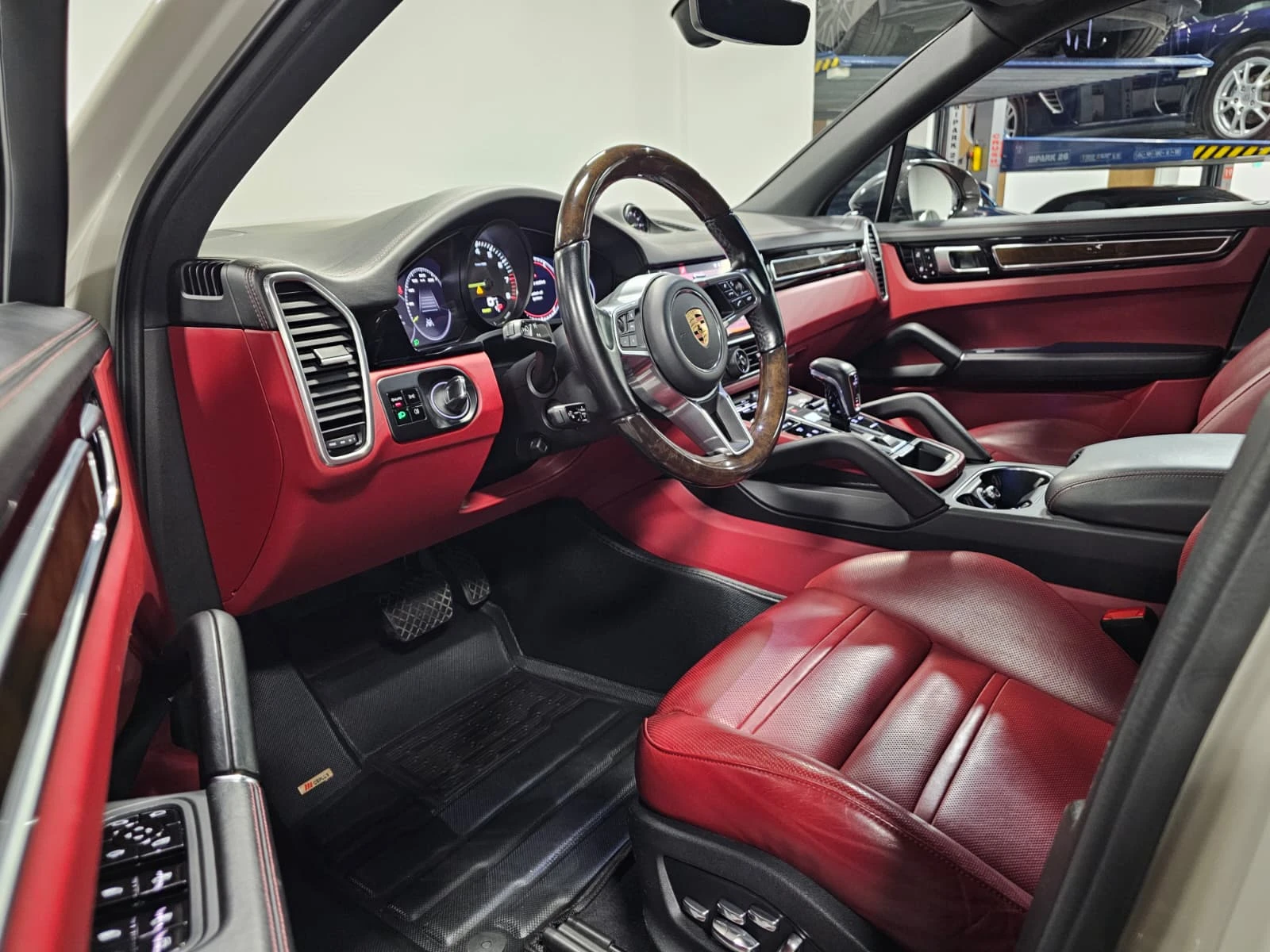 Porsche Cayenne  E-Hybrid CARFAX НАЛИЧЕН | 2020 | 154 911 км, снимка 6 - Автомобили и джипове - 56202743