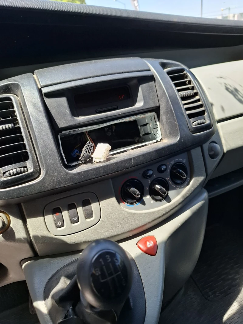 Renault Trafic 2.0DCI-115, снимка 11 - Бусове и автобуси - 51018044