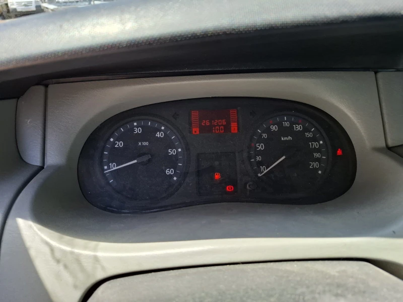 Renault Trafic 2.0DCI-115, снимка 10 - Бусове и автобуси - 51018044