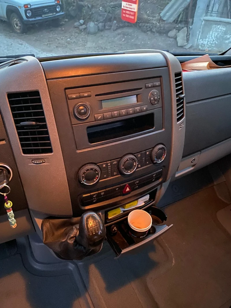 VW Crafter 2.5, снимка 11 - Бусове и автобуси - 52731959