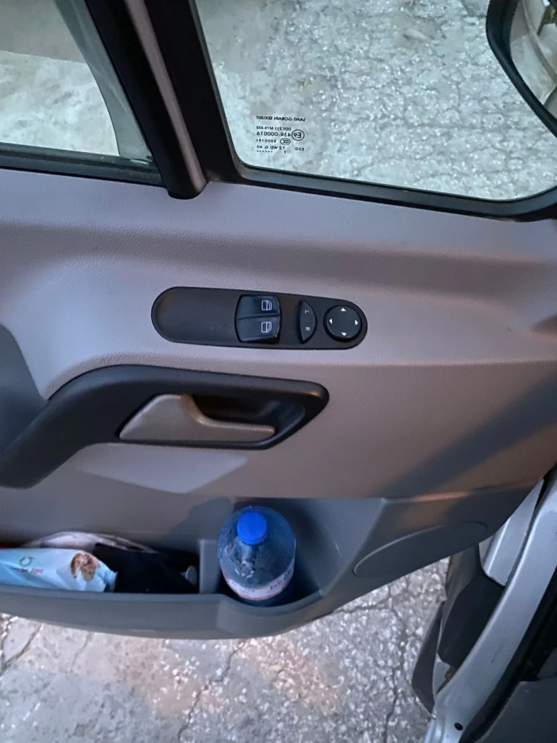 VW Crafter 2.5, снимка 13 - Бусове и автобуси - 52731959