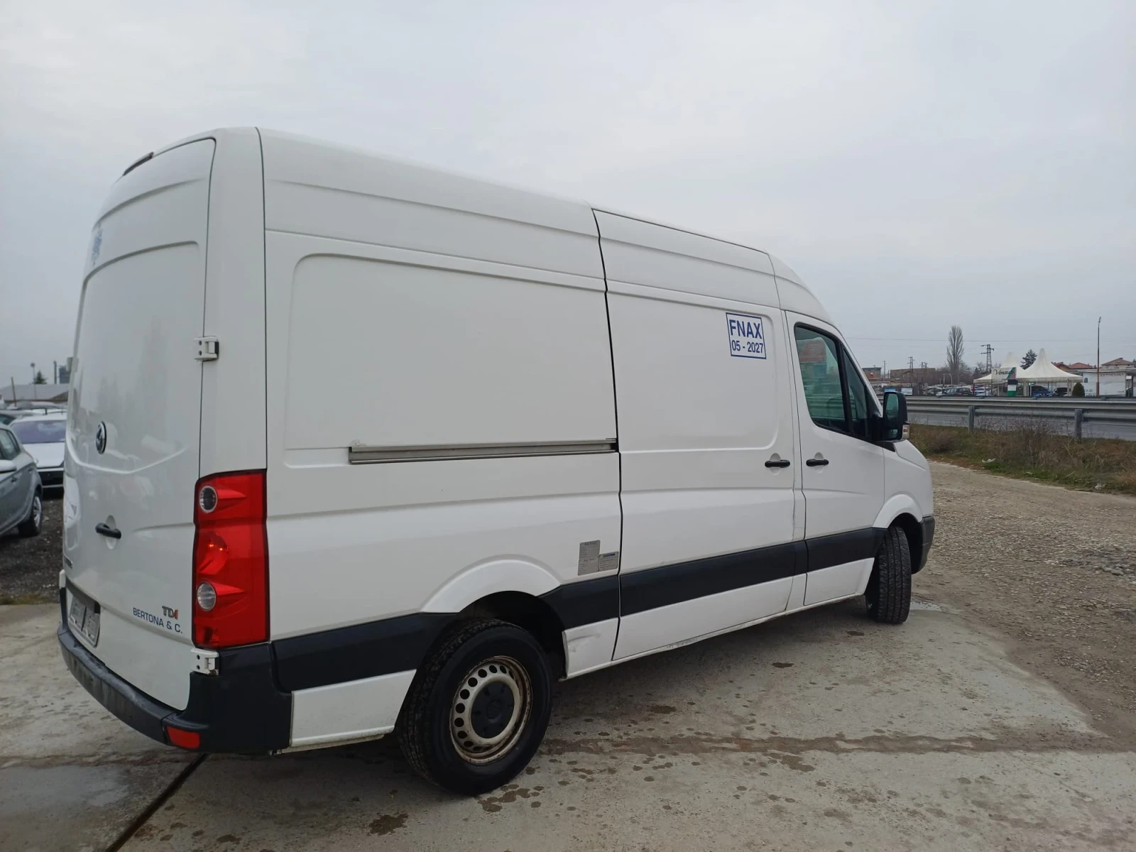 VW Crafter Хладилен, снимка 6 - Бусове и автобуси - 53930203
