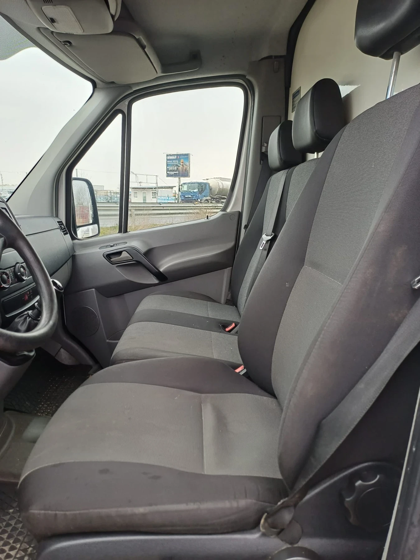 VW Crafter Хладилен, снимка 11 - Бусове и автобуси - 53930203