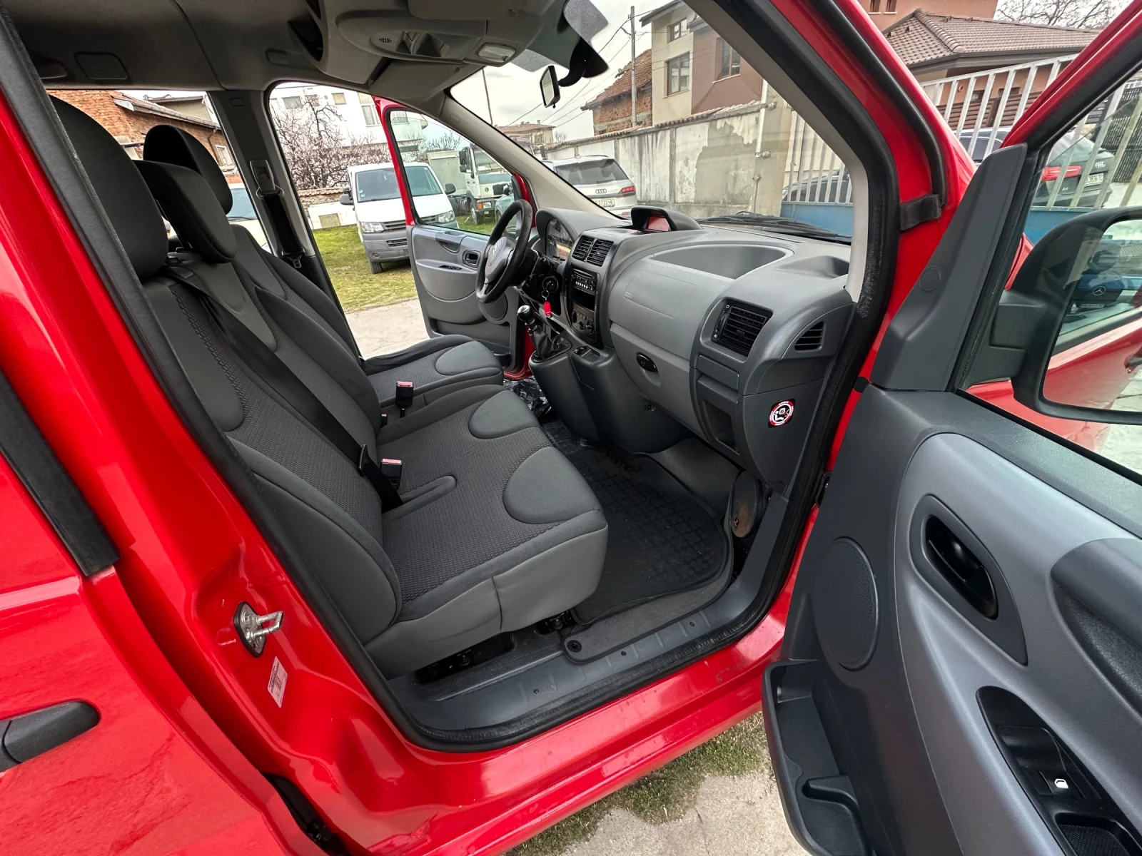 Citroen Jumpy 9 местен* Климатик* Топ състояние, снимка 13 - Бусове и автобуси - 53927591