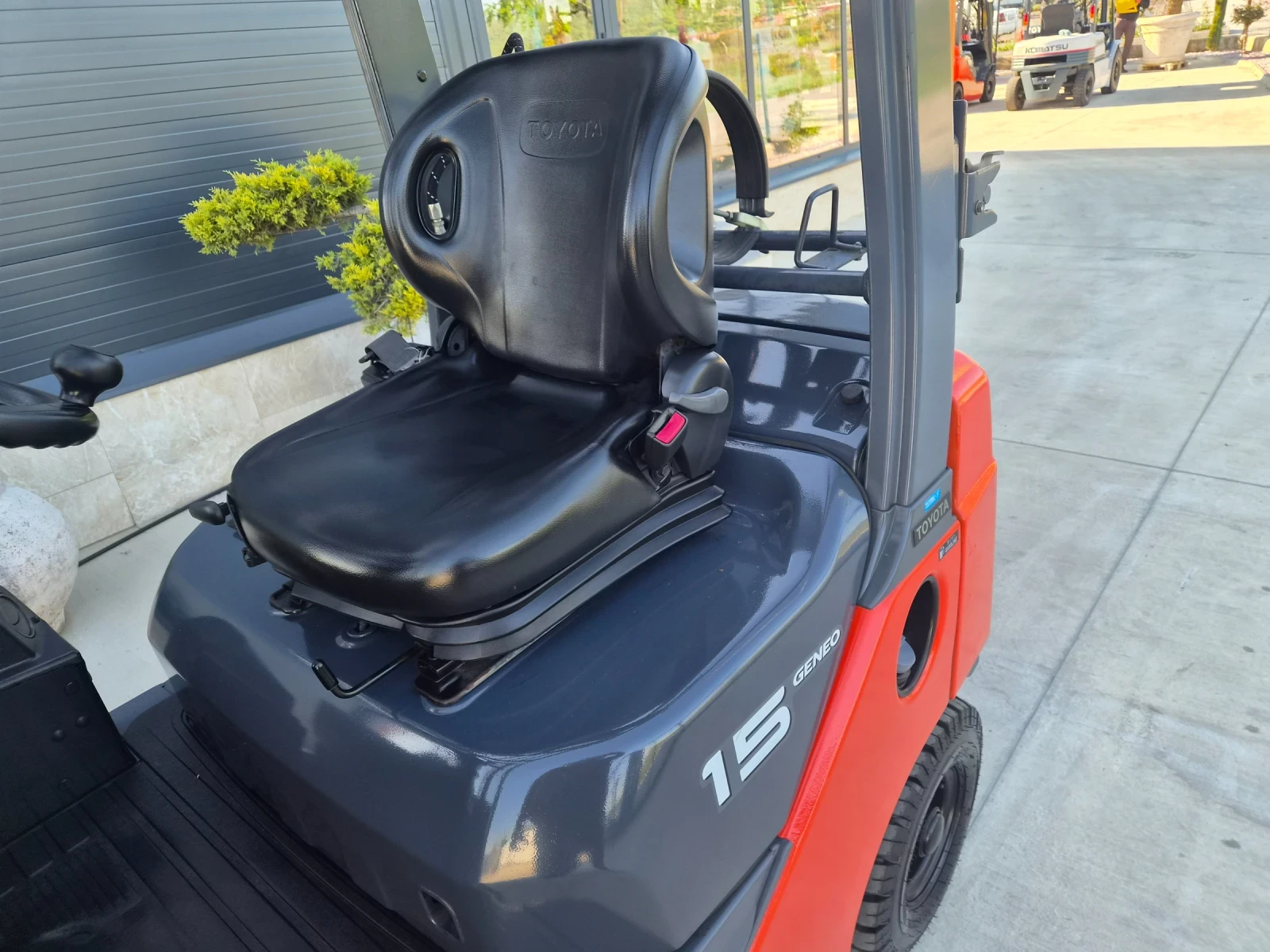 ������� Toyota ����� �� 4.7 �. / ���������� / ������� / �����  | Mobile.bg � ����������� 10