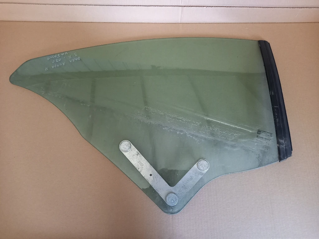 Стъкло задно дясно Опел Астра Н кабрио 