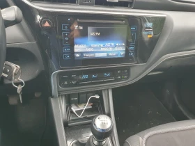 Toyota Auris -1.6 VVTI -навигация, газ.инж., снимка 3