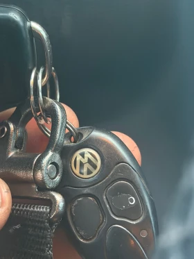 VW Multivan Дъла База 2.0TDI bi - 21500 € / 42050.35 лв. - 22178177 13