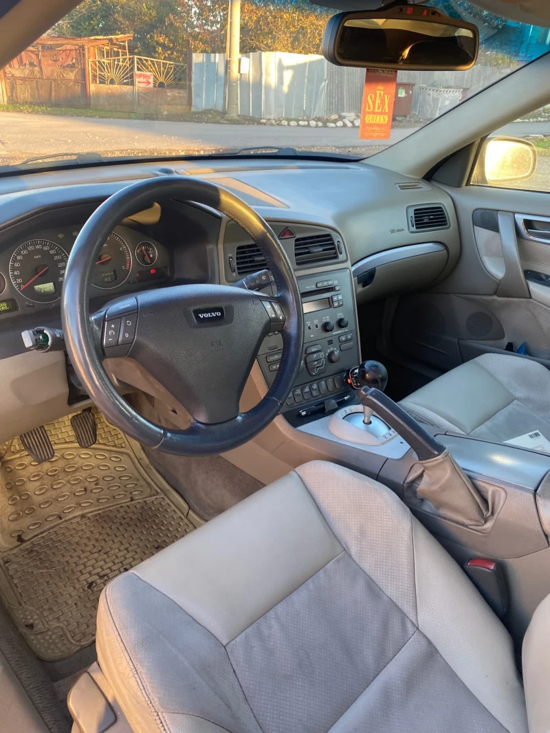 Volvo S60 2.4D, снимка 10 - Автомобили и джипове - 52486644