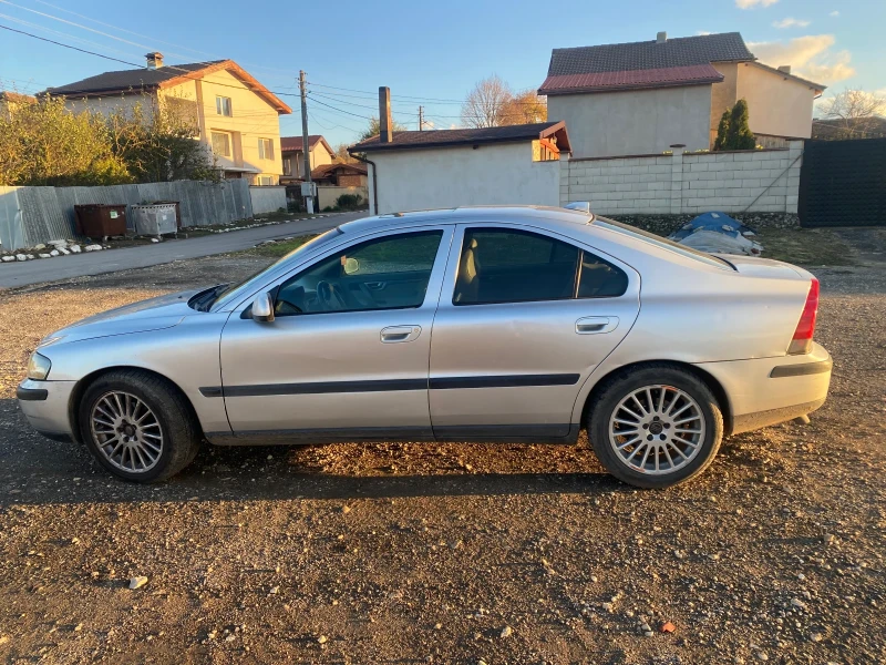 Volvo S60 2.4D, снимка 4 - Автомобили и джипове - 52486644