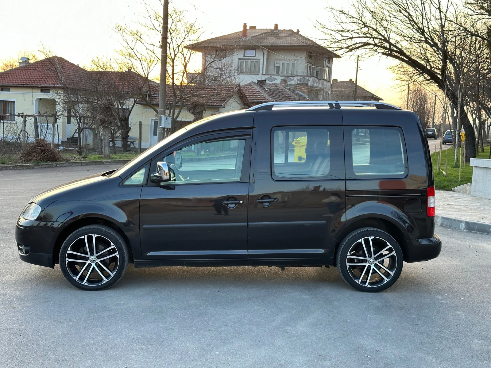 VW Caddy 1.9TDI DSG - изображение 7