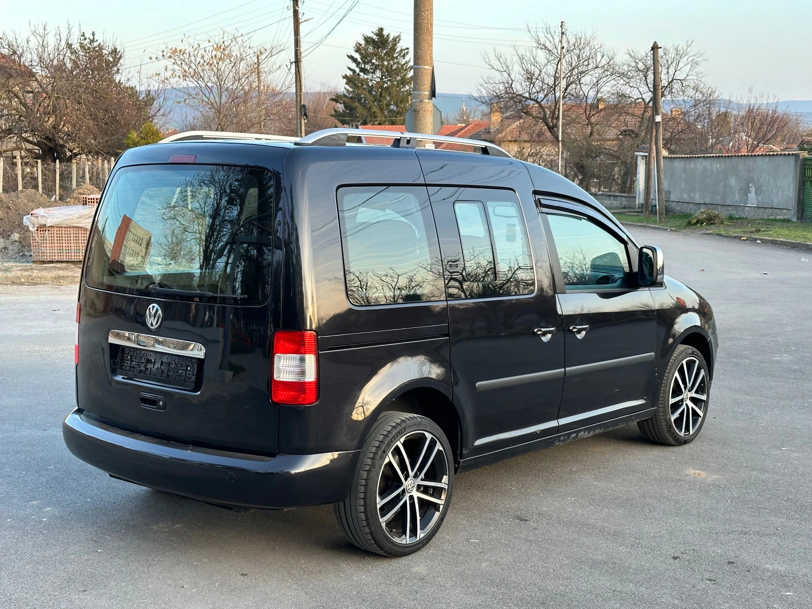 VW Caddy 1.9TDI DSG - изображение 5