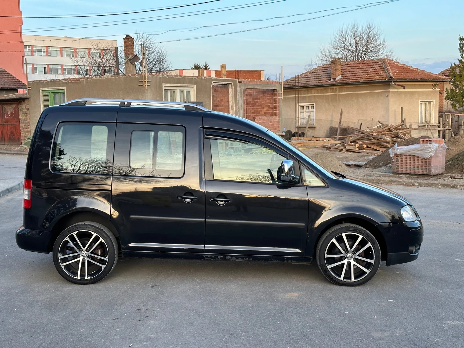 VW Caddy 1.9TDI DSG - изображение 4