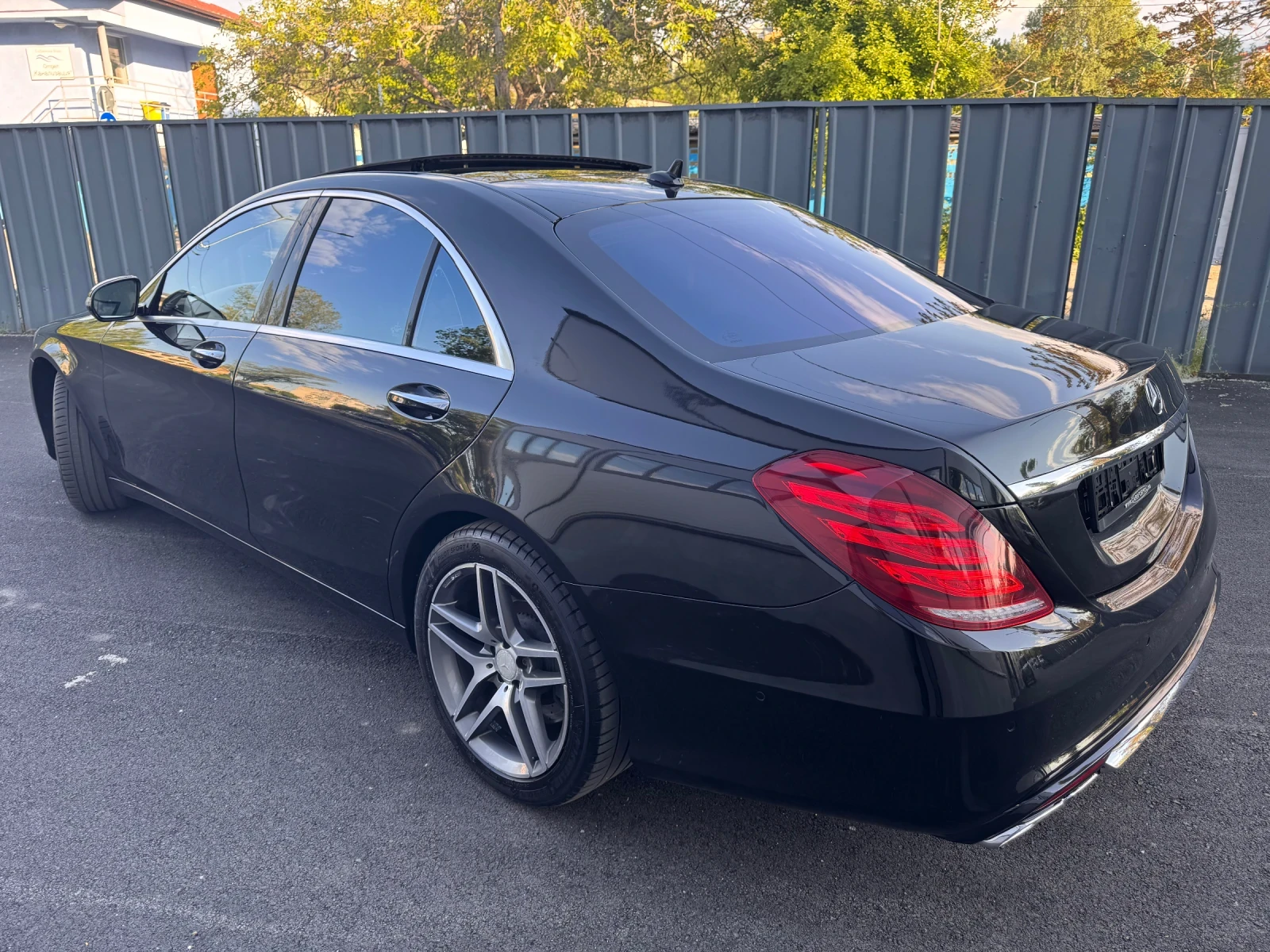 Mercedes-Benz S 500 4Matic AMG Line - изображение 5