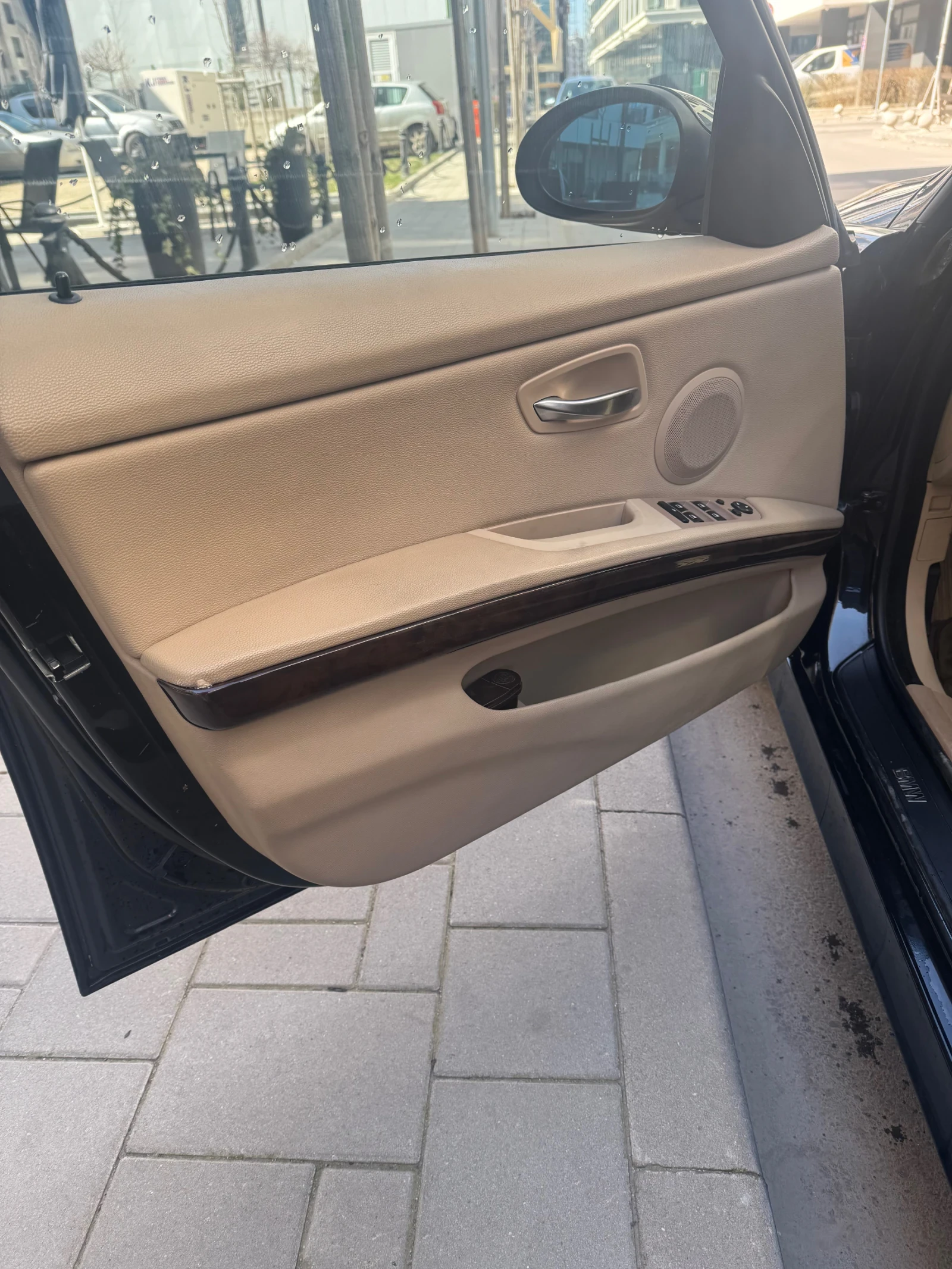 BMW 320, снимка 14 - Автомобили и джипове - 53868622