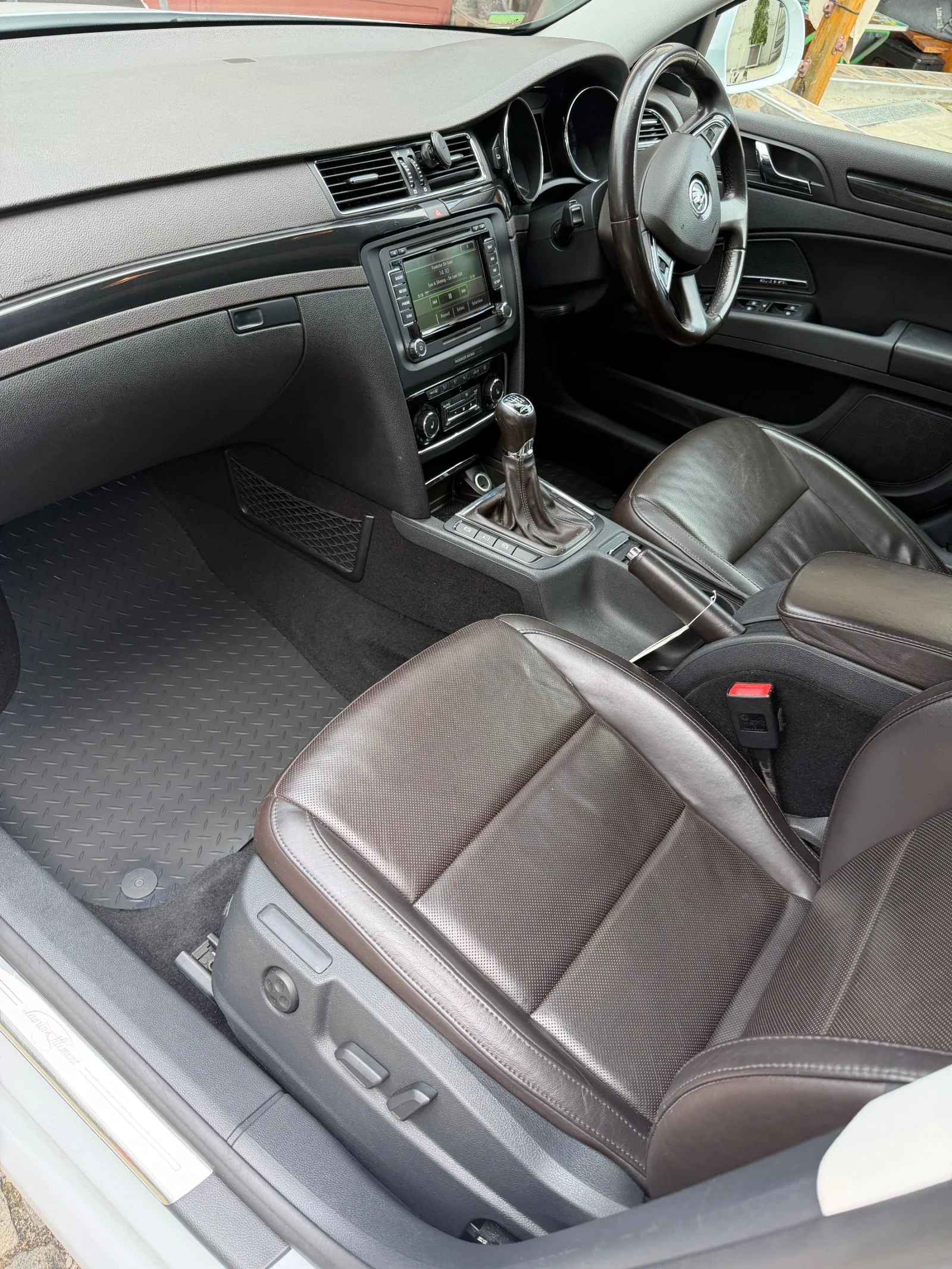 Skoda Superb Lauren&Kliment, снимка 9 - Автомобили и джипове - 55712171