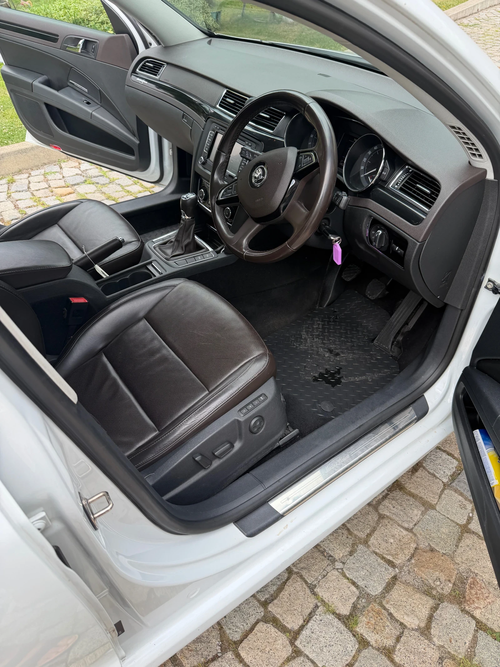 Skoda Superb Lauren&Kliment, снимка 13 - Автомобили и джипове - 55712171