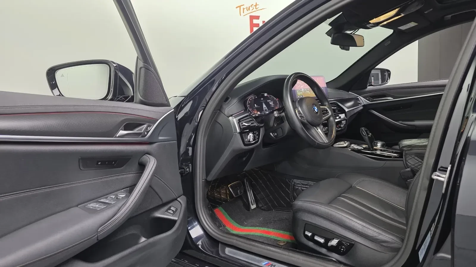 BMW 520, снимка 4 - Автомобили и джипове - 55121121
