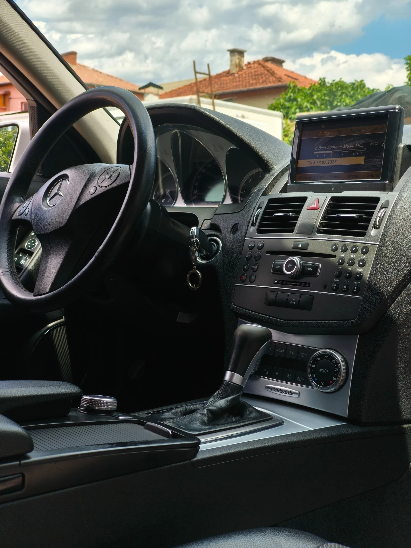 Mercedes-Benz C 220, снимка 8 - Автомобили и джипове - 55250526