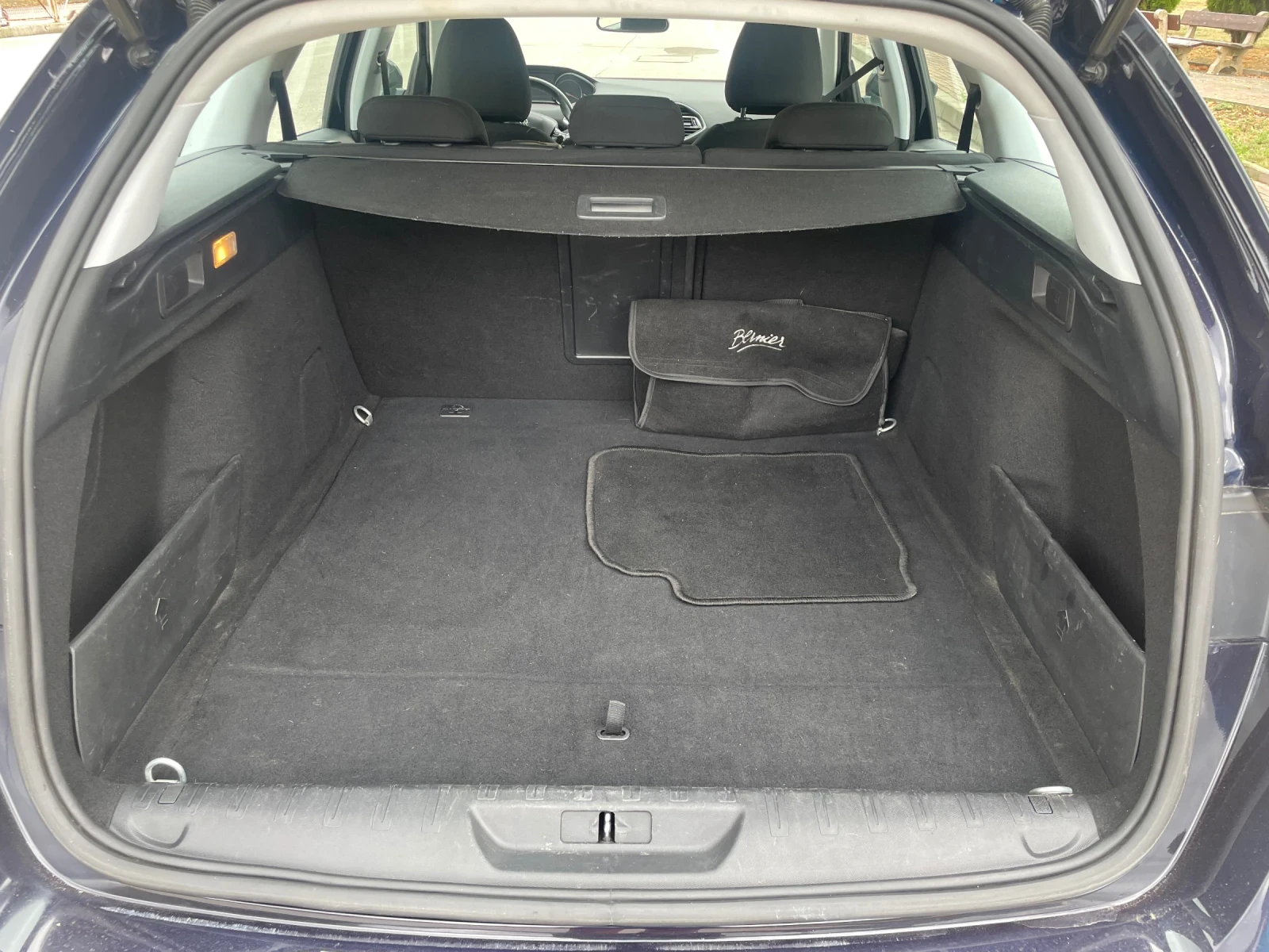 Peugeot 308 BLUE -HDI active business, снимка 15 - Автомобили и джипове - 55706611