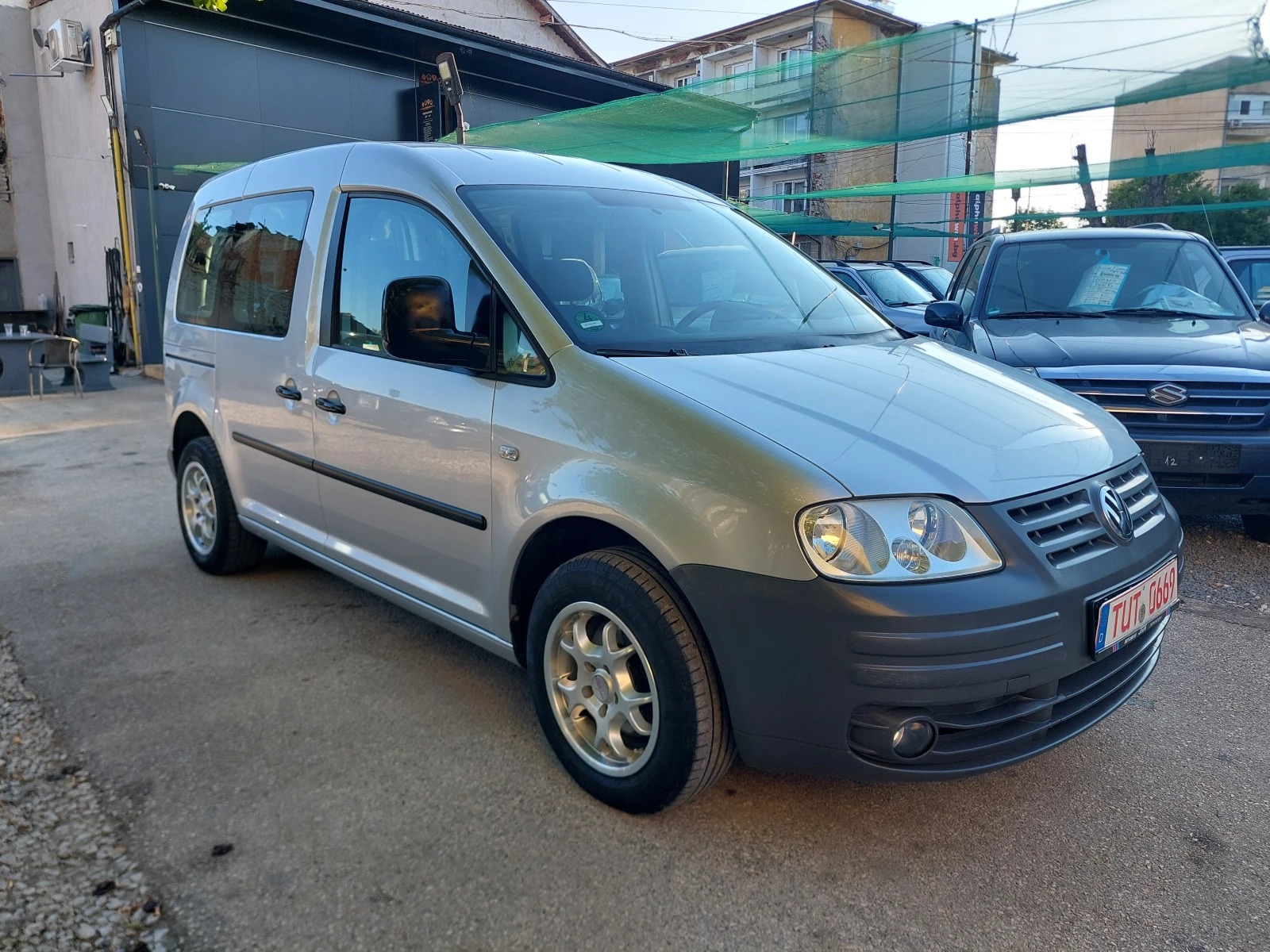 VW Caddy 7-Местен-Кади Лайф-1, 6i--ТОП СЪСТОЯНИЕ