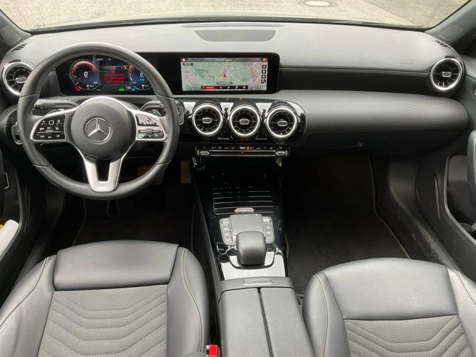 Mercedes-Benz A 250 Style LED Leather Navi, снимка 12 - Автомобили и джипове - 56270538