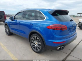     Porsche Cayenne E-HYBRID S    BOSE