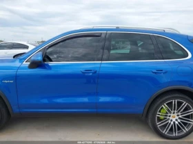     Porsche Cayenne E-HYBRID S    BOSE