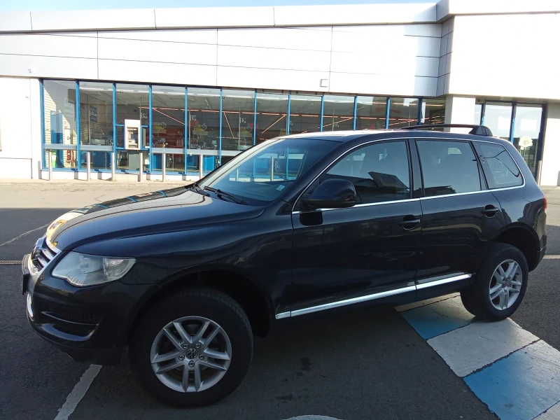 VW Touareg 2.5TDI, снимка 2 - Автомобили и джипове - 48072919