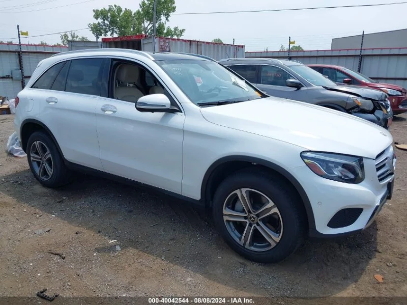 Mercedes-Benz GLC 300 2017 MERCEDES-BENZ GLC 300 4MATIC, снимка 1 - Автомобили и джипове - 48448696