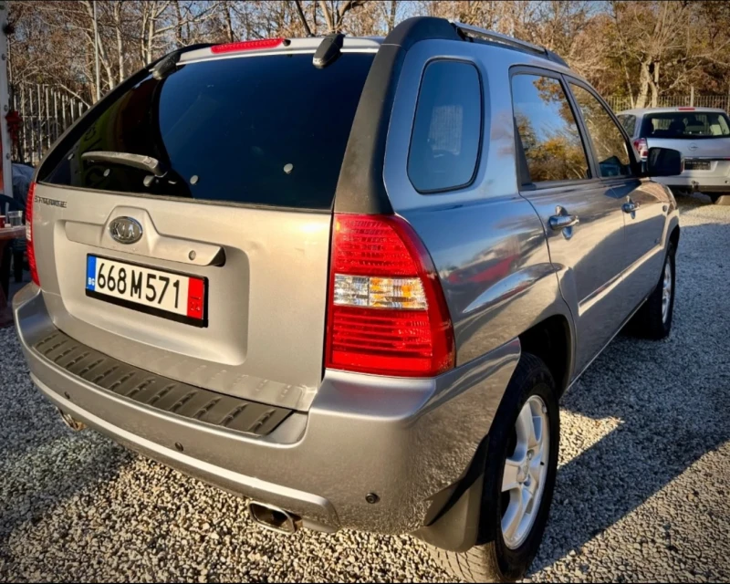 Kia Sportage 2.0 CRDI, снимка 3 - Автомобили и джипове - 49453124